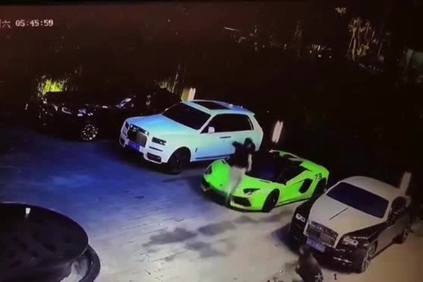 Uong ruou say, nam thanh nien pha hoai sieu xe tien ty