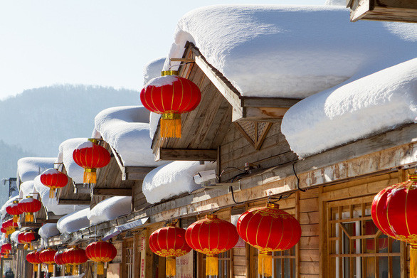 Khung cảnh thơ mộng của ngôi làng phủ kín tuyết trắng suốt mùa đông - Hình 7 Khung canh tho mong cua ngoi lang phu kin tuyet trang suot mua dong-Hinh-7