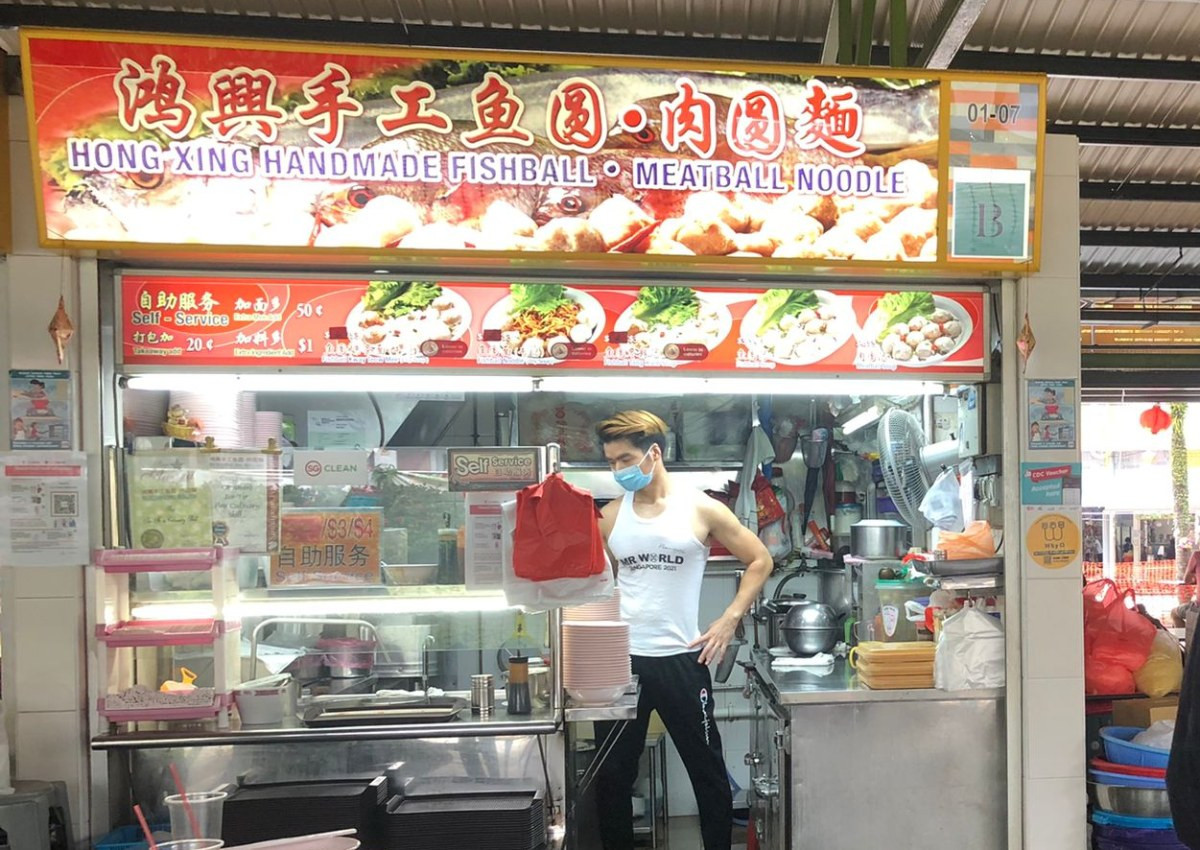 Trai dep 6 mui ban mi ca vien gay sot vi co bap cuon cuon-Hinh-3