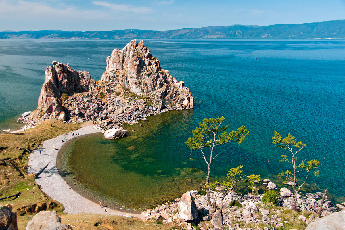 Hồ Baikal: Là hồ nước ngọt lâu đời nhất trên thế giới, nằm ở phía nam Siberi thuộc Nga. Có thể thấy hồ Baikal được đánh giá là địa điểm lý tưởng cho du khách tham quan nước Nga.
