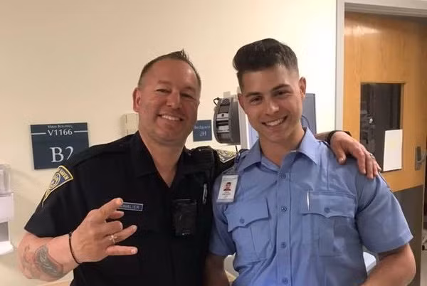 Xuat hien tren web khieu dam, canh sat bi dinh chi