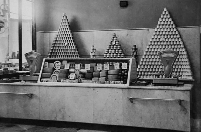 Chum anh: Co gi ben trong cua hang thuc pham Lien Xo?-Hinh-10