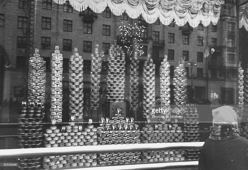 Chum anh: Co gi ben trong cua hang thuc pham Lien Xo?-Hinh-2