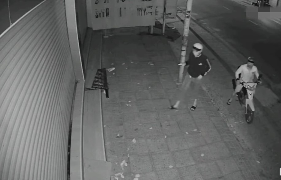 Doanh nhân giàu có đi ăn trộm giữa đêm, lý do gây kinh ngạc Doanh nhan giau co di an trom giua dem, ly do gay kinh ngac