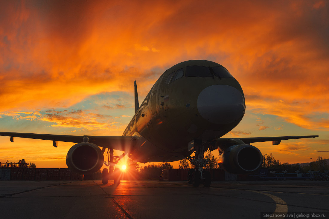 “Dot nhap” nha may lap rap may bay Superjet 100 cua Nga