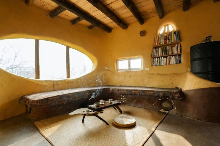 Gia đình 3 người thêm các tình nguyện viên sống cùng, chi tiêu trung bình mỗi tháng không quá 1.000 tệ (3,5 triệu đồng) cho 10 người.