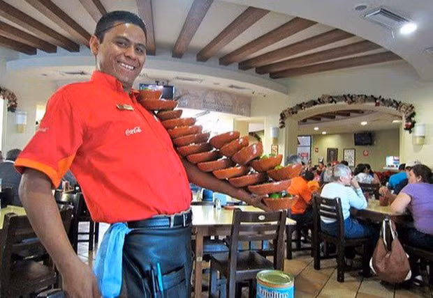 Nha hang phuc vu do an chi trong 13 giay tu luc goi mon-Hinh-2