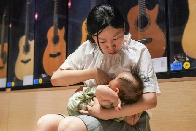 Vo duoc boi thuong 100 trieu sau ly hon, dan mang che qua it