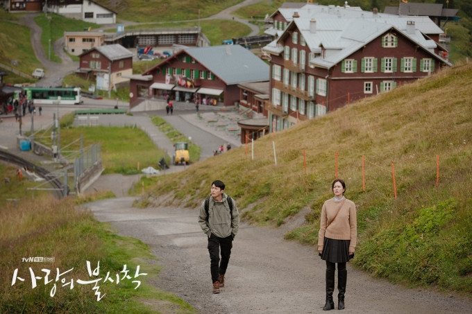 Những cảnh quay của phim "Hạ cánh nơi anh" tại ngôi làng Iseltwald khiến nhiều du khách đều muốn đến ngay nơi này để tận hưởng vẻ đẹp thanh bình, như chốn cổ tích ở nơi đây.