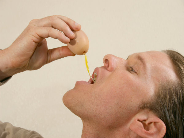 Cong ty ep nhan vien nghi viec vi khong chiu an trung song