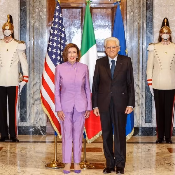 Chu tich Ha vien My duoc coi la “bieu tuong thoi trang”-Hinh-7