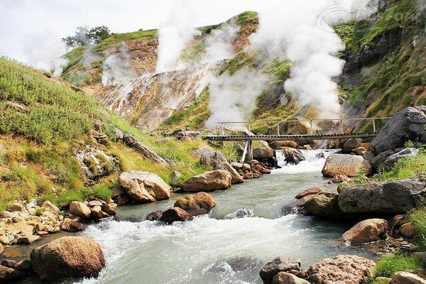  Thung lũng nước nóng Geysers đã được phát hiện khoảng năm 1941 và nhanh chóng trở thành một trong 7 kỳ quan thiên nhiên của Nga.