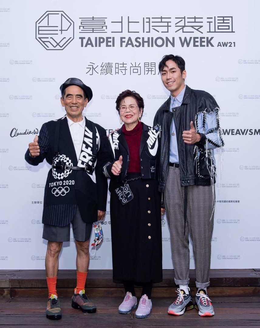 Cap vo chong gia U90 noi tieng boi mac quan ao cu “chat lu”-Hinh-12