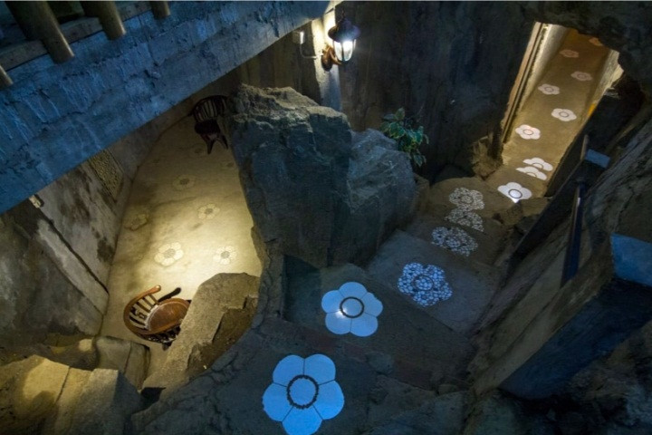 Tuy nhiên, giờ đây nhà thờ Con Gà lại trở thành địa điểm hút khách du lịch và những người hành hương đến với Indonesia.