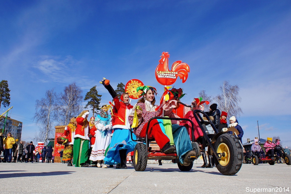 Trong dịp này, người dân Nga rộn ràng tiễn biệt mùa đông lạnh lẽo, cũng là để chào đón, hy vọng một mùa xuân mới tràn đầy sức sống sớm quay trở lại.