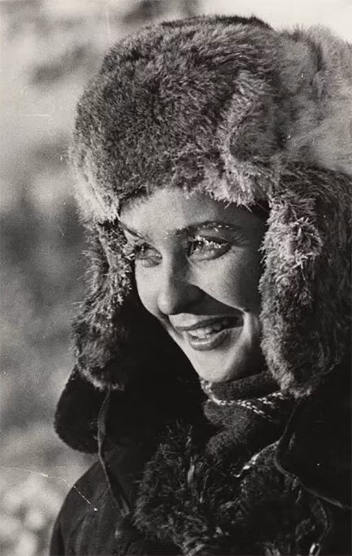 Ngan ngo truoc ve dep cuon hut cua cac co gai Lien Xo-Hinh-10