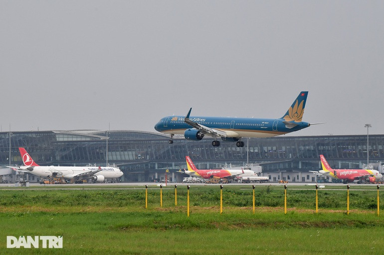 Kien nghi xay moi 6 san bay toan bo bang von xa hoi