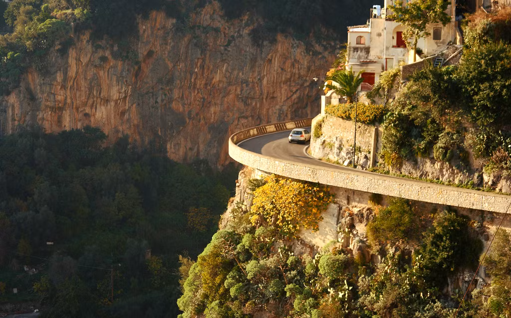 Choang ngop nhung cung duong ven bien dep nhat the gioi