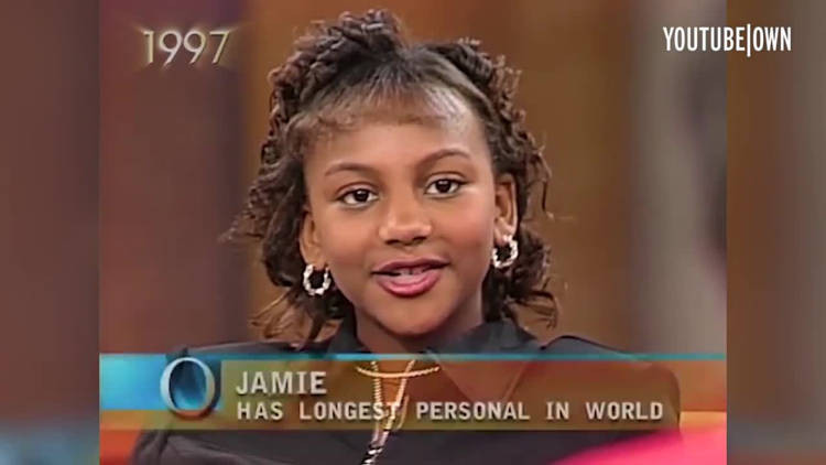 Nguoi phu nu co ten dai nhat the gioi, giay khai sinh dai 0,6m