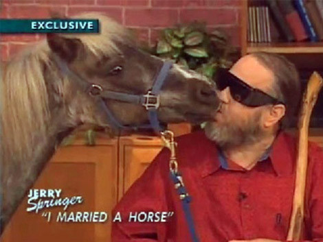 Ly ky nhung truong hop nguoi ket hon voi dong vat ky la-Hinh-7