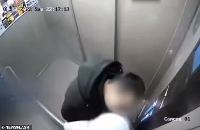 Thay con gai bi sam so, bo nong mau tan cong ga bien thai