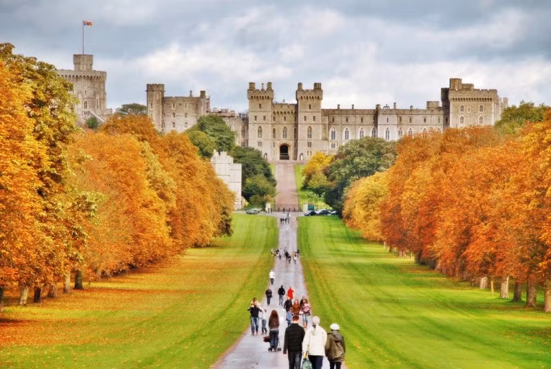 Nhung toa nha, lau dai gan lien voi cuoc doi Nu hoang Elizabeth II-Hinh-5