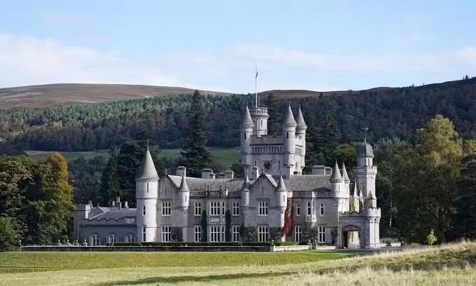 Nhung toa nha, lau dai gan lien voi cuoc doi Nu hoang Elizabeth II-Hinh-12