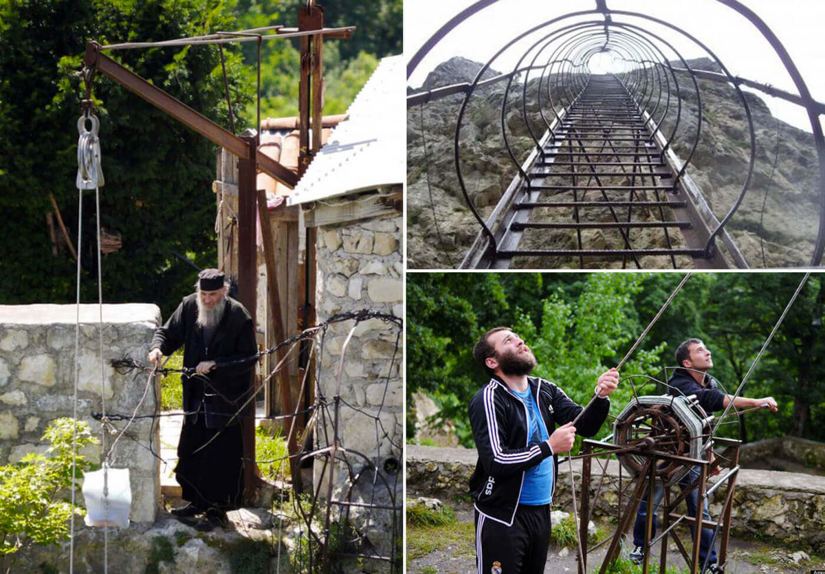 Mỗi ngày, các nhà tu hành sống bên dưới sẽ thực hiện chuyến đi lên đỉnh núi để cầu nguyện, cách thức này được cho là mang họ đến gần Chúa hơn.