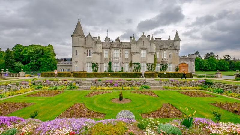 Can canh lau dai Balmoral, noi Nu hoang Anh nghi he hang nam-Hinh-3