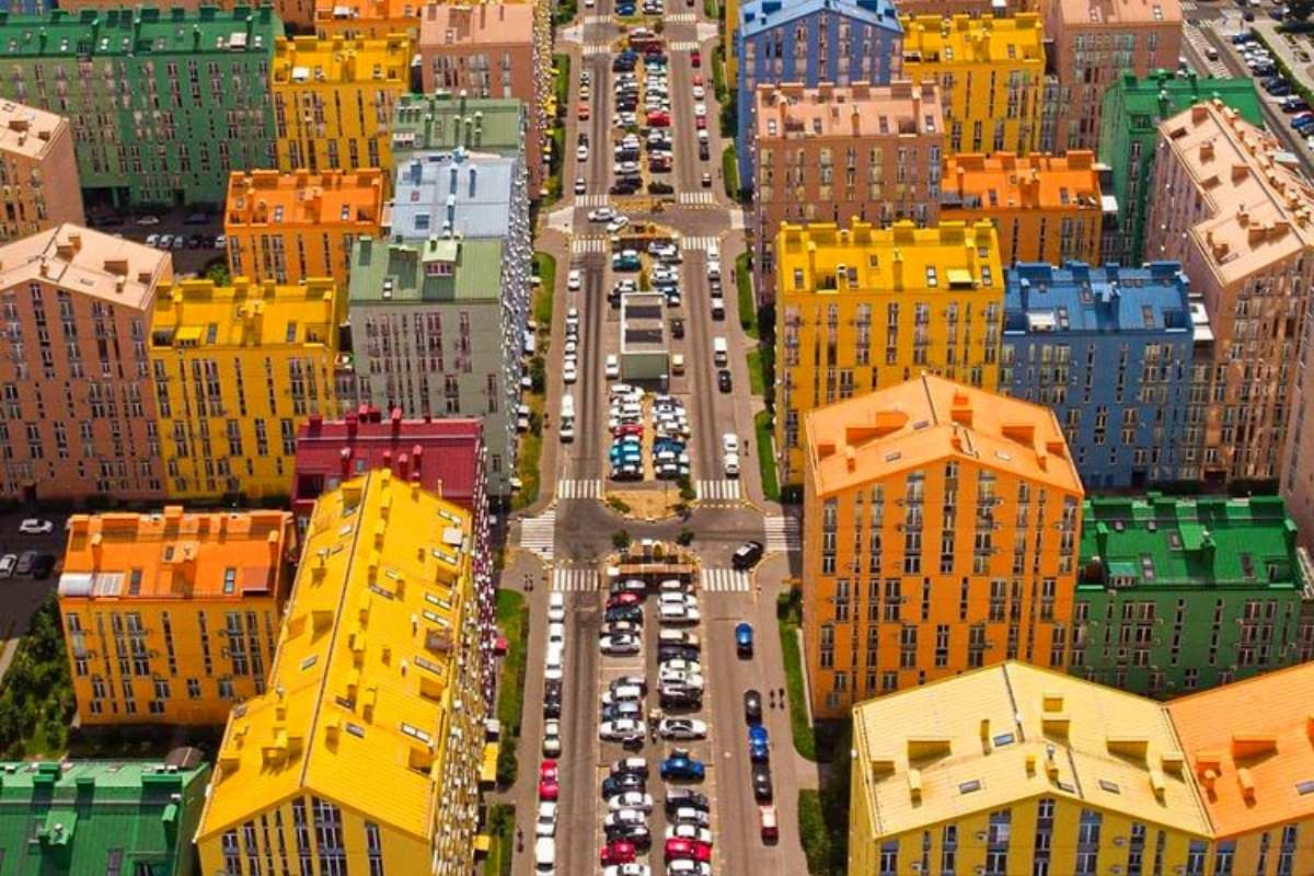 “Hoa mắt” ngắm thị trấn đa sắc như cổ tích ở Ukraine - Hình 2 “Hoa mat” ngam thi tran da sac nhu co tich o Ukraine-Hinh-2