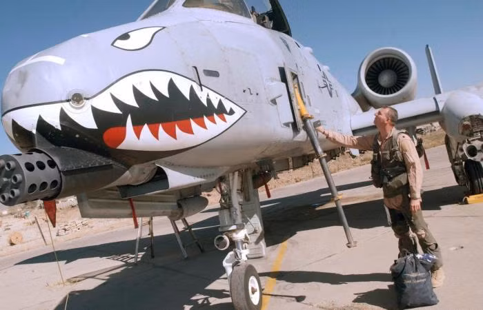 “Thông báo trên được đưa ra cùng lúc Ukraine yêu cầu các nước NATO cung cấp máy bay chiến đấu chiến thuật hiện đại để chống lại lực lượng không quân hùng mạnh của Nga”, người phụ trách chuyên mục của tờ EurAsian Times cho biết.