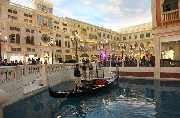 Không cần qua tới Italy, bạn có thể ghé thăm “Venice thu nhỏ” tọa lạc tại khu nghỉ dưỡng Venetian, Macau, Trung Quốc.