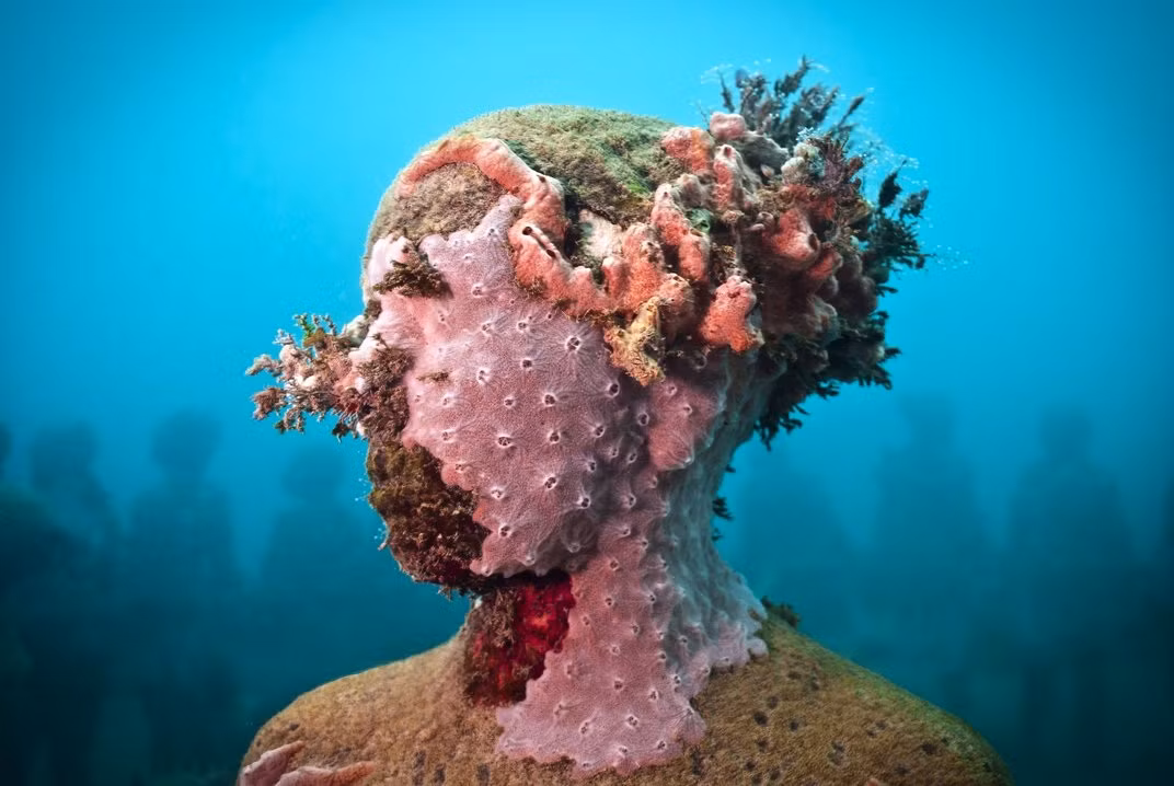 Kinh ngac cong vien dieu khac ky la duoi day dai duong-Hinh-10