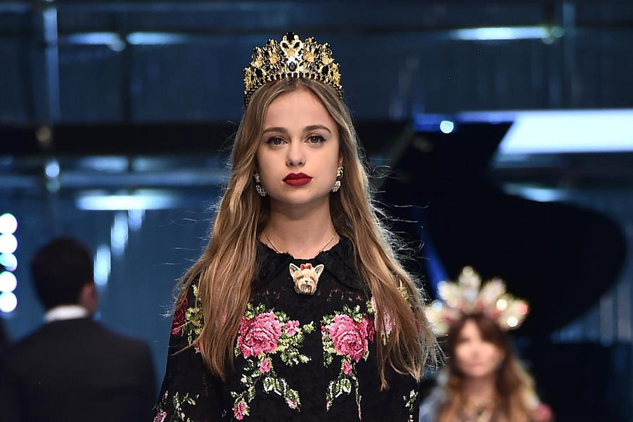 Khi còn nhỏ, Công chúa Amelia hiếm khi xuất hiện trước truyền thông hay tiết lộ về cuộc sống thường ngày.