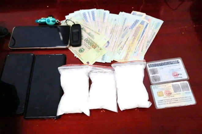 Phát lệnh truy nã bị can trốn khỏi trại tạm giam ở Ninh Thuận - Hình 2 Phat lenh truy na bi can tron khoi trai tam giam o Ninh Thuan-Hinh-2