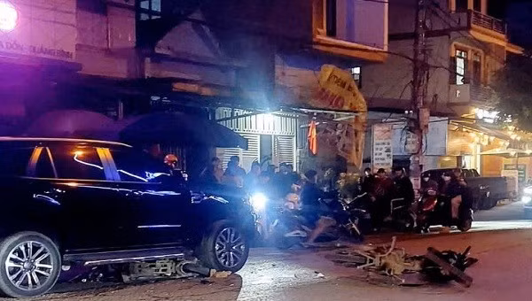 Quang Binh: O to va cham xe may dien, nguoi phu nu tu vong