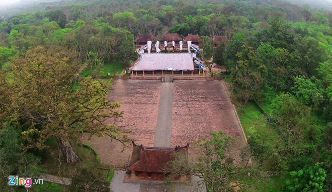 Với khoảng 3,5 triệu người, Thanh Hóa có dân số đông nhất Việt Nam (không tính 2 thành phố Hà Nội và TP.HCM). Trong quá khứ, Thanh Hóa là quê hương của 4 triều vua phong kiến gồm nhà Tiền Lê, nhà Hồ, nhà Hậu Lê, nhà Nguyễn.