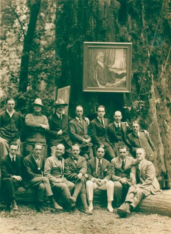 Thậm chí, một số nguồn tin cho rằng một vài chính khách Mỹ cũng là thành viên của hội kín này. Điều đáng chú ý là tất cả thành viên đều là nam giới. Hội kín "Rừng Bohemia" không kết nạp thành viên nữ.