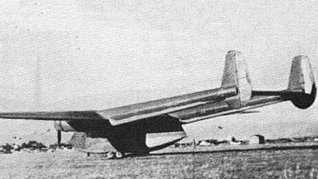 Ki-105 được thiết kế có khả năng chở xe tăng hạng nhẹ. Vào năm 1944, Ki-105 là mẫu máy bay được lực lượng Nhật Bản dùng để vận chuyển dầu.