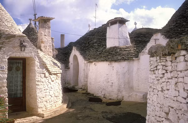 Vào năm 1996, ngôi làng Alberobello được UNESCO công nhận là Di sản Thế giới.
