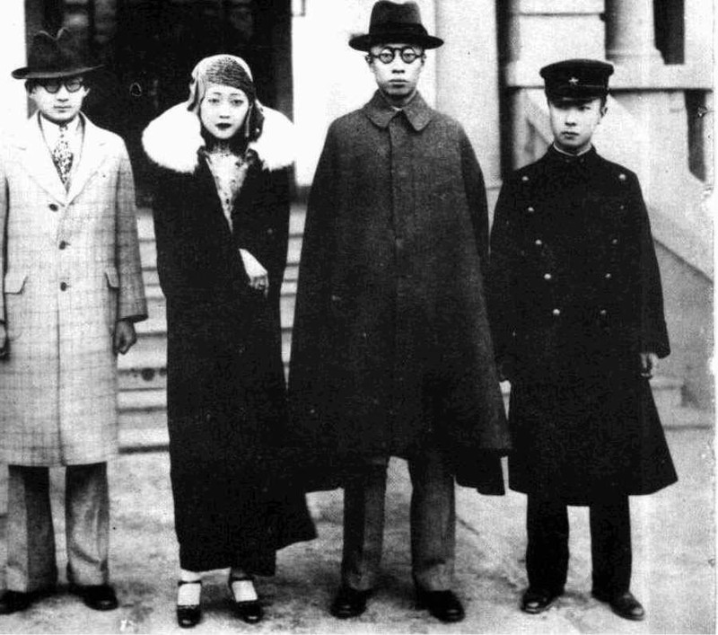 Tiếp đến, tháng 2/1925, Nhật Bản bí mật đưa Phổ Nghi tới tô giới Nhật ở Thiên Tân trước khi đưa lên Đông Bắc năm 1931. Dưới sự ủng hộ của Nhật Bản, tháng 3/1932, ông trở thành người đứng đầu “Mãn Châu quốc”.