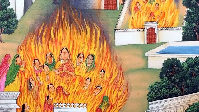 Người ta tin rằng, nếu góa phụ thực hiện lễ Sati, gia đình họ sẽ gặp may mắn trong 7 đời. Việc thực hiện tập tục này cũng chứng tỏ người vợ chung thủy với chồng như thế nào.