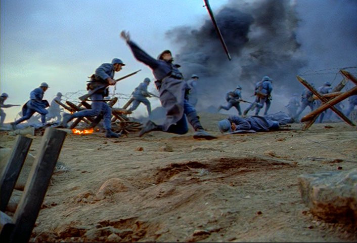 Trong khi đó, quân đội Đức mất hơn 400.000 người. Tổng cộng hai phe mất gần một triệu người trong trận đánh kéo binh lính trong cuộc chiến kéo dài gần 10 tháng.