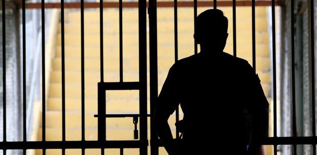 Tuy nhiên, giới chức trách nhanh chóng phát hiện cuộc đào tẩu của y và tiến hành bắt giữ rồi đưa trở lại nhà tù.