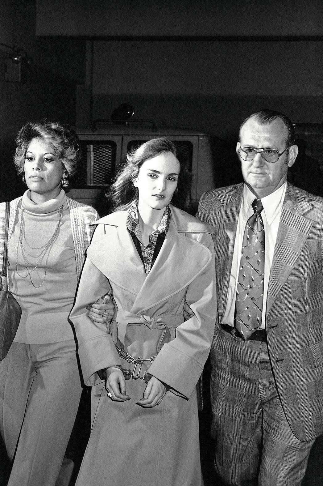 Từ đây, các chuyên gia cho rằng, Patty bị nhóm bắt cóc "tẩy não" khi mắc hội chứng Stockholm. Người mắc hội chúng này là những nạn nhân bị tội phạm đồng hóa dẫn đến việc trở thành đồng lõa với những kẻ bắt cóc.