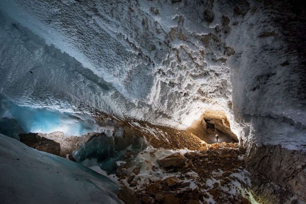 Theo các chuyên gia, hang động Krubera được phát hiện vào năm 1960. Phải tới năm 2001, nơi đây mới được công nhận là hang động sâu nhất trên thế giới.