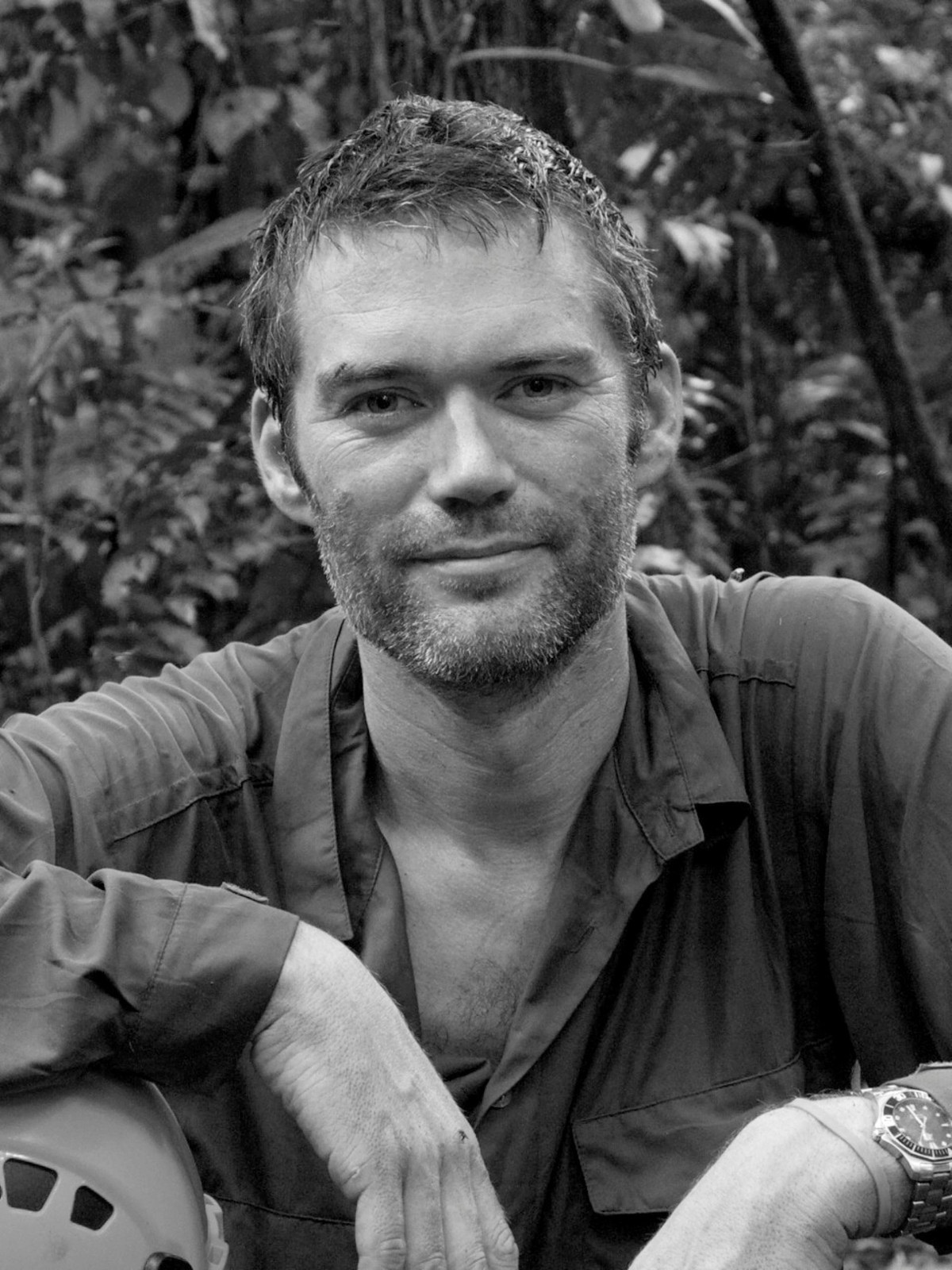 Yoina là thành viên bộ tộc Matsigenka - nhóm người bản địa sống tại Manú, Peru. Ánh mắt bướng bỉnh và hầu như không quan tâm đến việc bản thân đang được chụp ảnh khiến Yoina trở nên nổi tiếng.