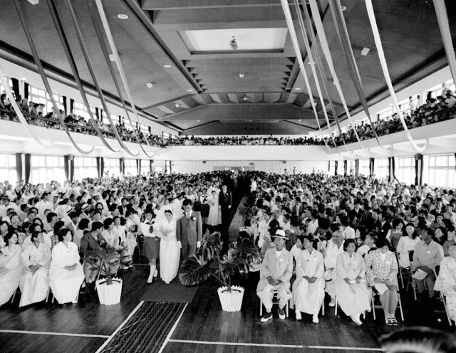 Hôn lễ hoành tráng của một cặp đôi Hàn Quốc với số lượng khách dự đám cưới lên đến vài trăm người.