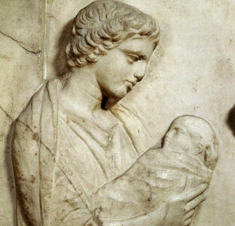 Bất chấp luật cấm trên, người phụ nữ tên Agnodice dũng cảm theo đuổi ước mơ học nghề y để chữa bệnh cứu người.