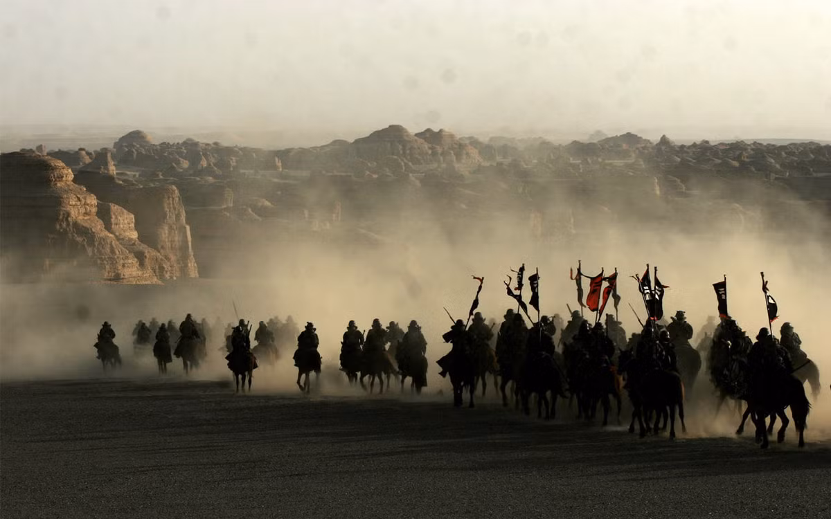 Cụ thể, sau khi đánh chiếm được một số thành trì, quân Bát Kỳ tiến đến Sơn Hải quan. Vào cuối năm 1618, Nỗ Nhĩ Cáp Xích dẫn quân tấn công dồn dập Sơn Hải quan nhằm nhanh chóng chọc thủng tuyến phòng thủ ở mặt Bắc Vạn Lý Trường Thành.